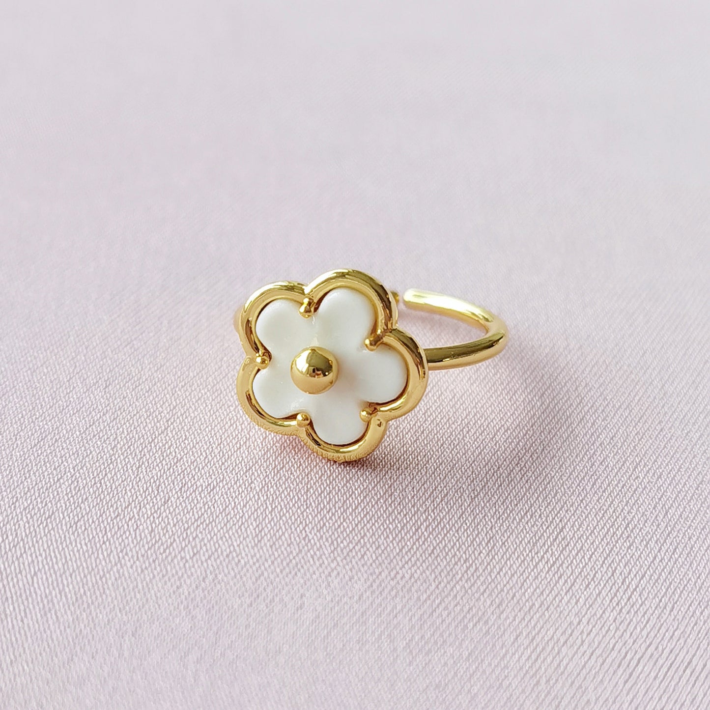 Mini Porcelain Daisy Adjustable Ring